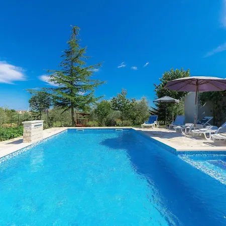 Ferienhaus Ana Lucija By Interhome Pula