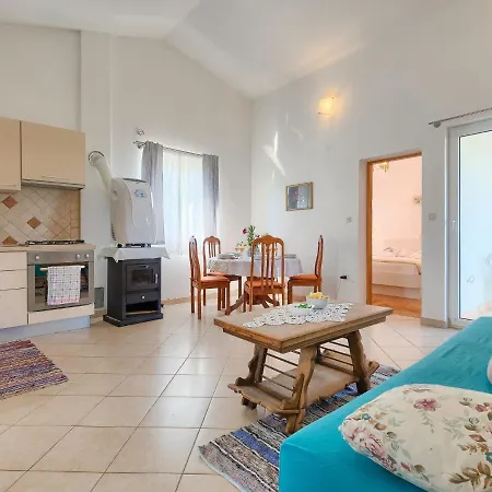 Prázdninový dům Ana Lucija - Rca508 By Interhome Pula