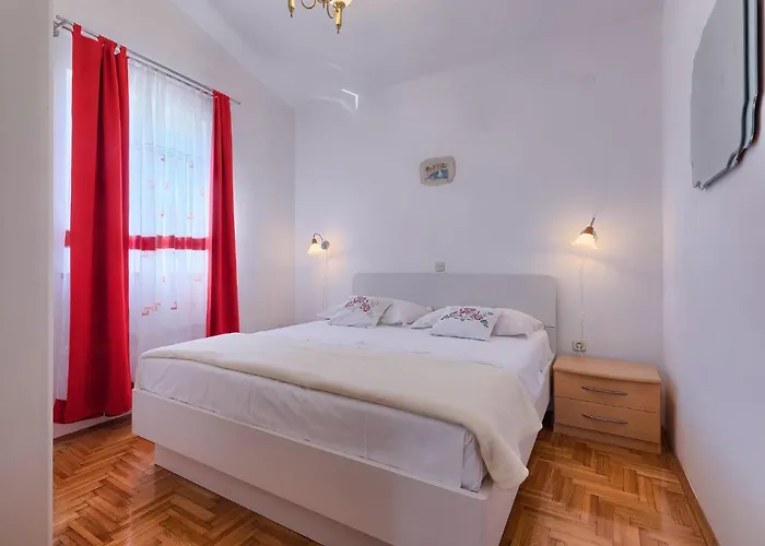 بيت للعطل Ana Lucija By Interhome